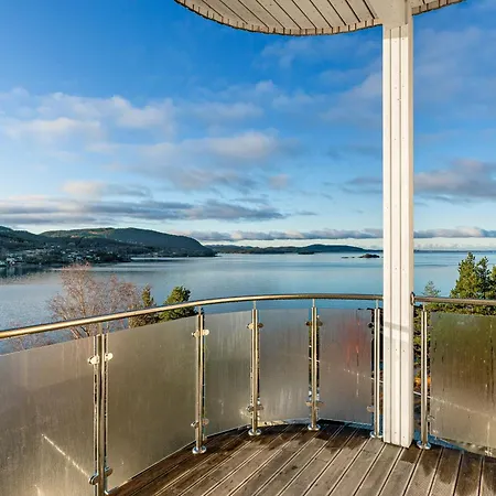 The Pulpit Rock With Sea View & Jakuzzi Jorpeland