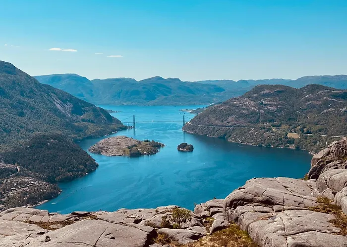 The Pulpit Rock With Sea View & Jakuzzi *