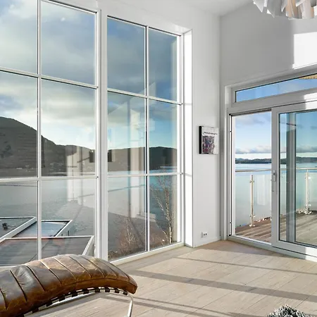 The Pulpit Rock With Sea View & Jakuzzi *