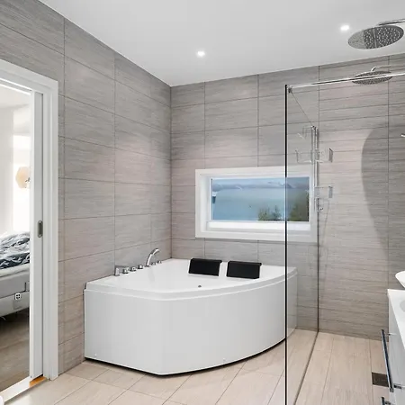 The Pulpit Rock With Sea View & Jakuzzi