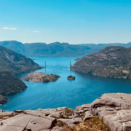 The Pulpit Rock With Sea View & Jakuzzi *
